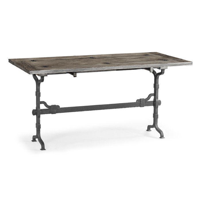 Casual Hunt Table