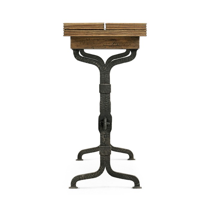 Casual Hunt Table