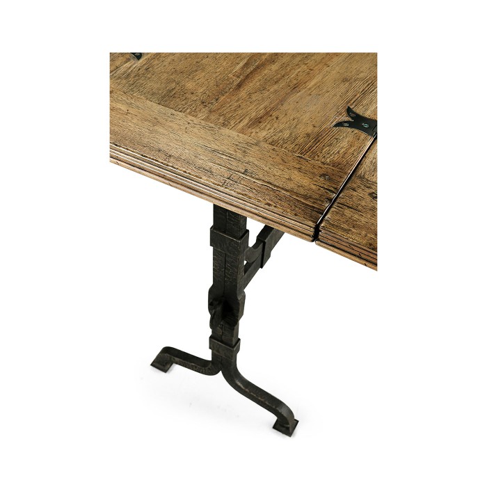 Casual Hunt Table
