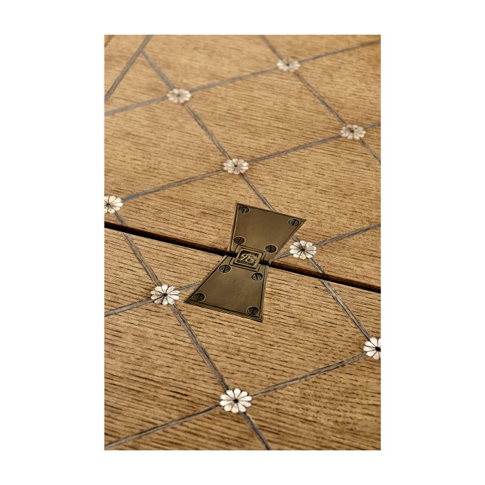 Dielectric Hunt Table