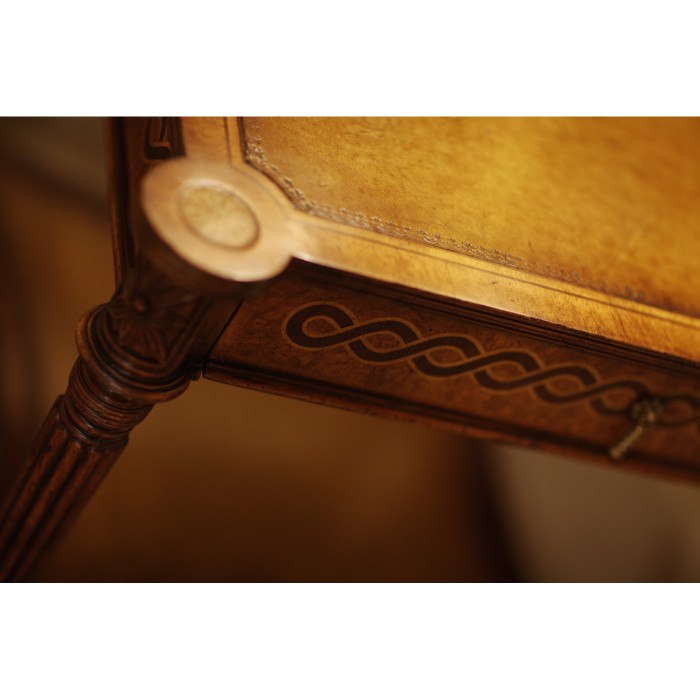 Rope twist writing table