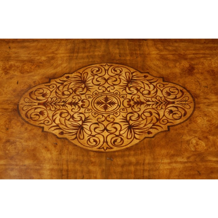 Seaweed opium side table