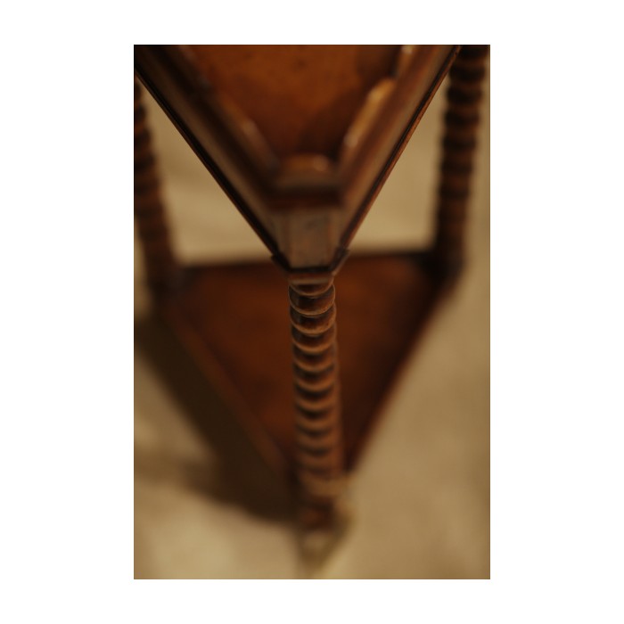 Queen anne triangular lamp table