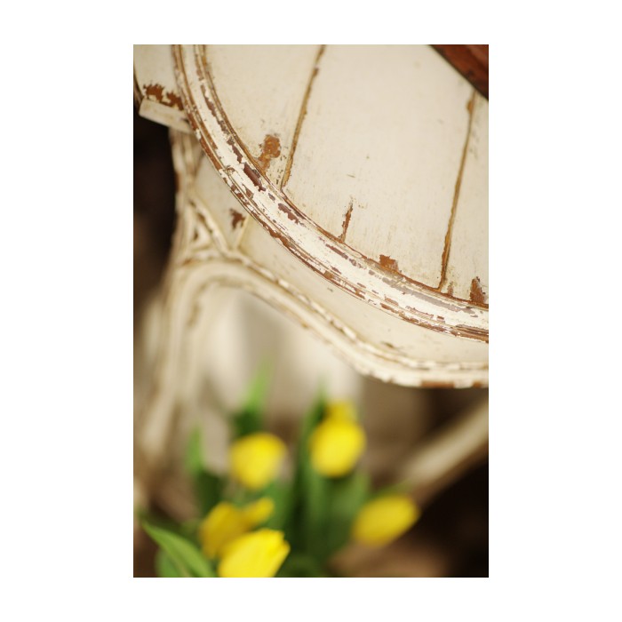 French small round lamp table (white)