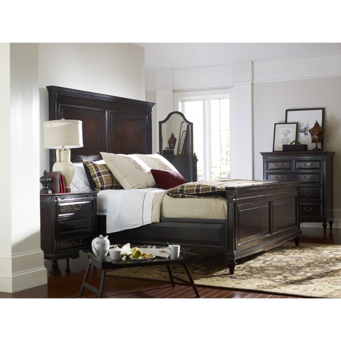 Directoire style bedside chest (Walnut)