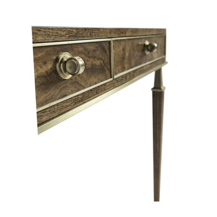 Barcelona Desk