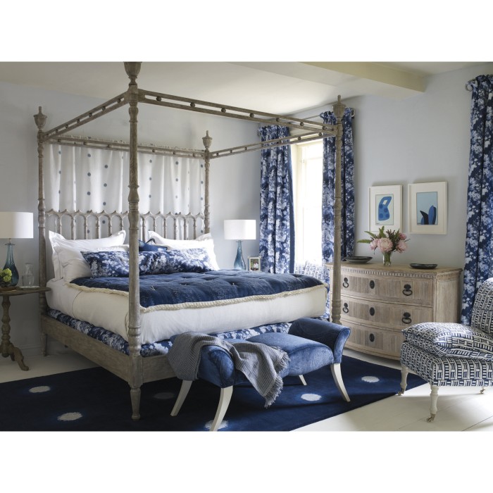 Morris King Bed
