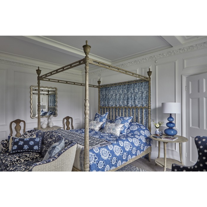 Morris King Bed