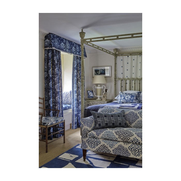 Morris Queen Bed