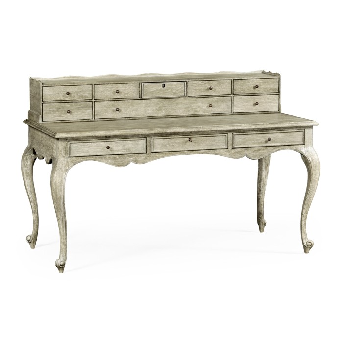 Arles Desk